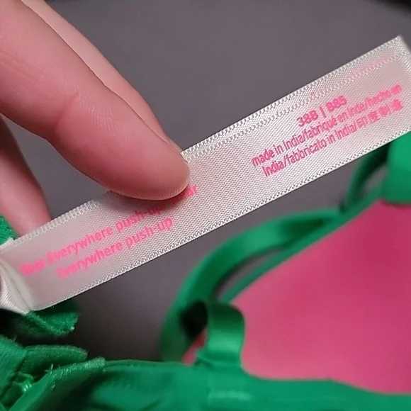 Never Worn Victoria's Secret Wear Everywhere Push Up Bra - Picture 3 of 5